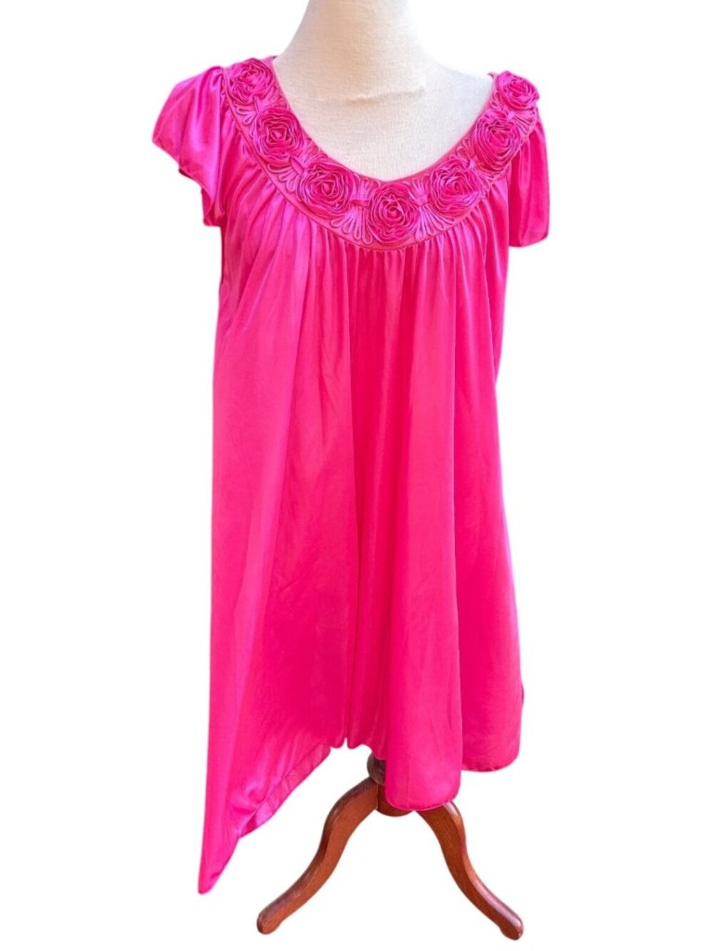 Pink Satin Nightgown Floral Applique Short Sleeves Lightweight Size Large Shiny